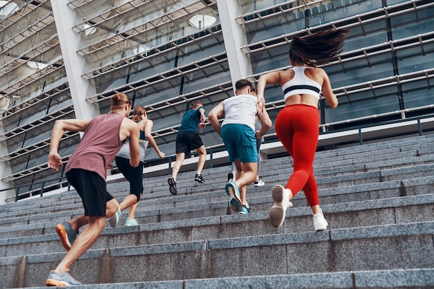 全面解析爱游戏真人app：开启您的线上赌场新体验